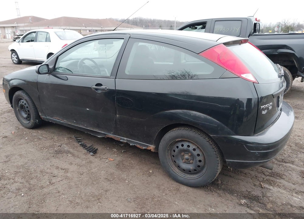 2005 FORD FOCUS ZX3 VIN: 3FAFP31N15R145630