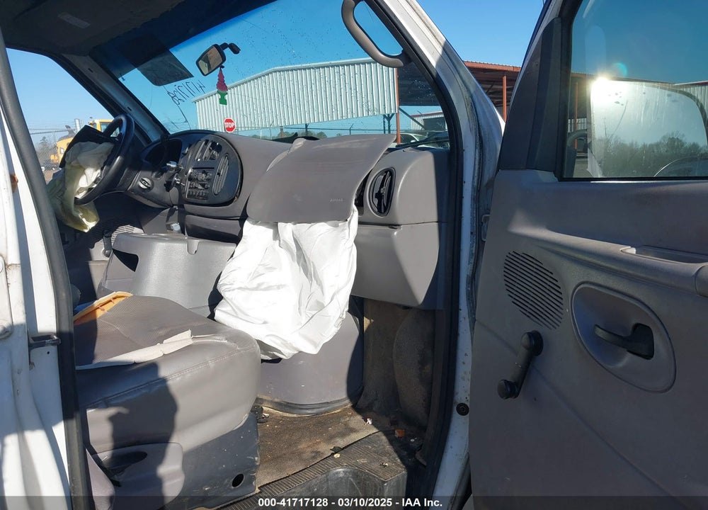 2001 FORD E-350 SUPER DUTY VIN: 1FBSS31S11HA07065
