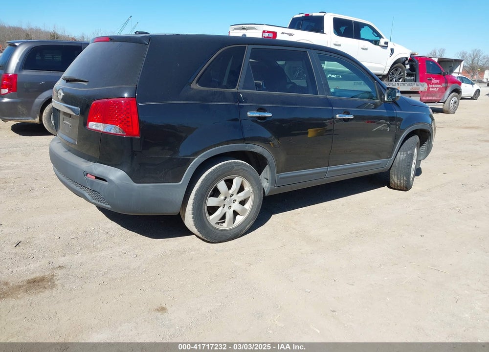 2011 KIA SORENTO LX VIN: 5XYKT3A17BG012880