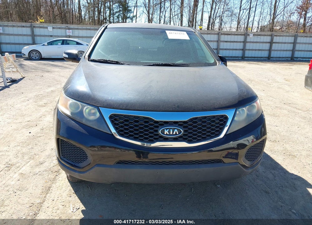 2011 KIA SORENTO LX VIN: 5XYKT3A17BG012880