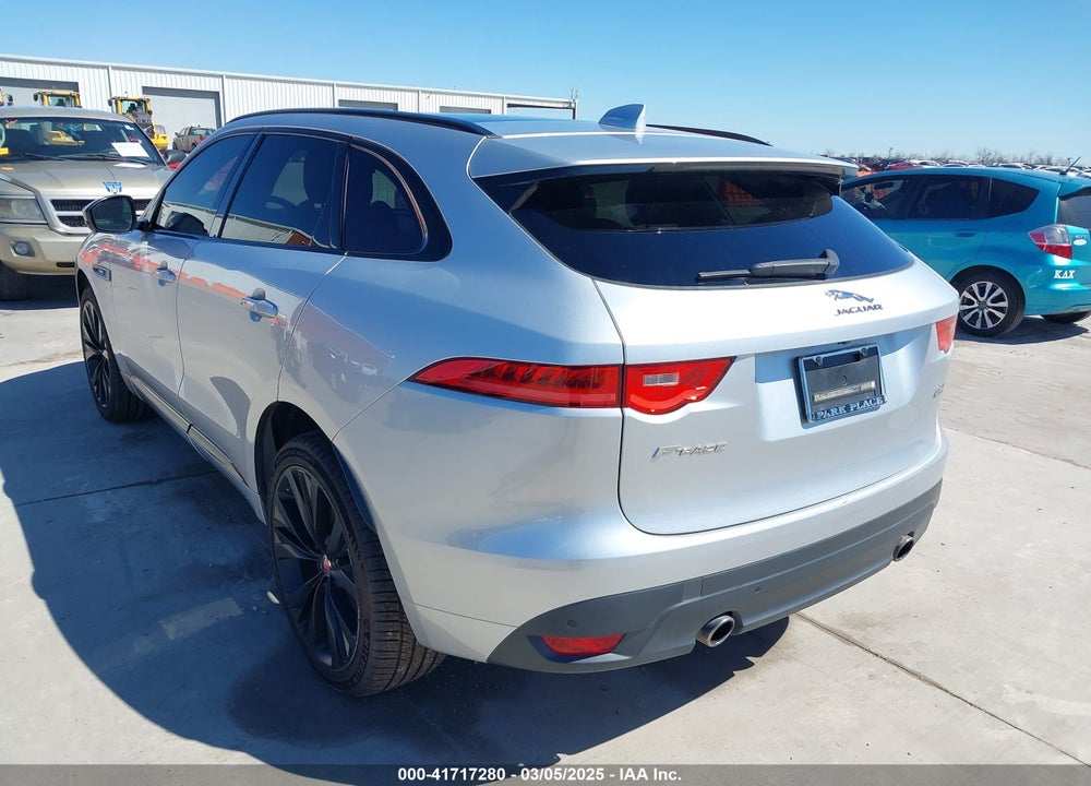2017 JAGUAR F-PACE VIN: SADCL2BV9HA099355