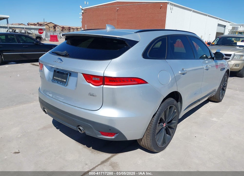 2017 JAGUAR F-PACE VIN: SADCL2BV9HA099355