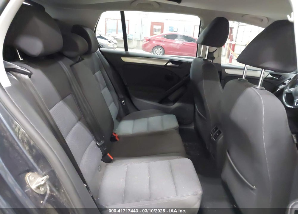 2013 VOLKSWAGEN GOLF VIN: WVWDM7AJ4DW138472