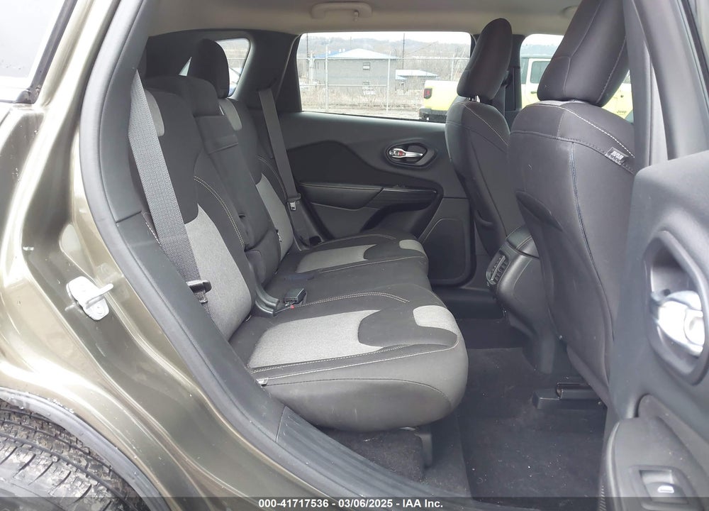 2014 JEEP CHEROKEE VIN: 1C4PJMCB2EW285739