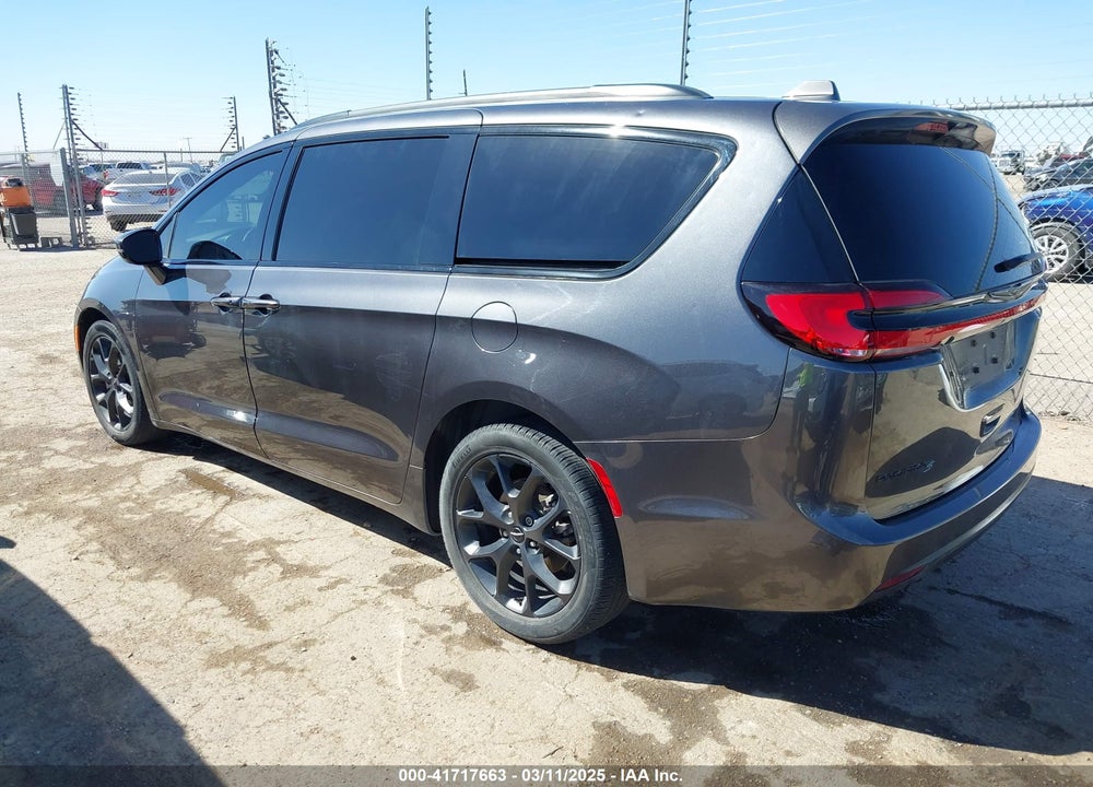 2022 CHRYSLER PACIFICA TOURING L VIN: 2C4RC1BG4NR226019