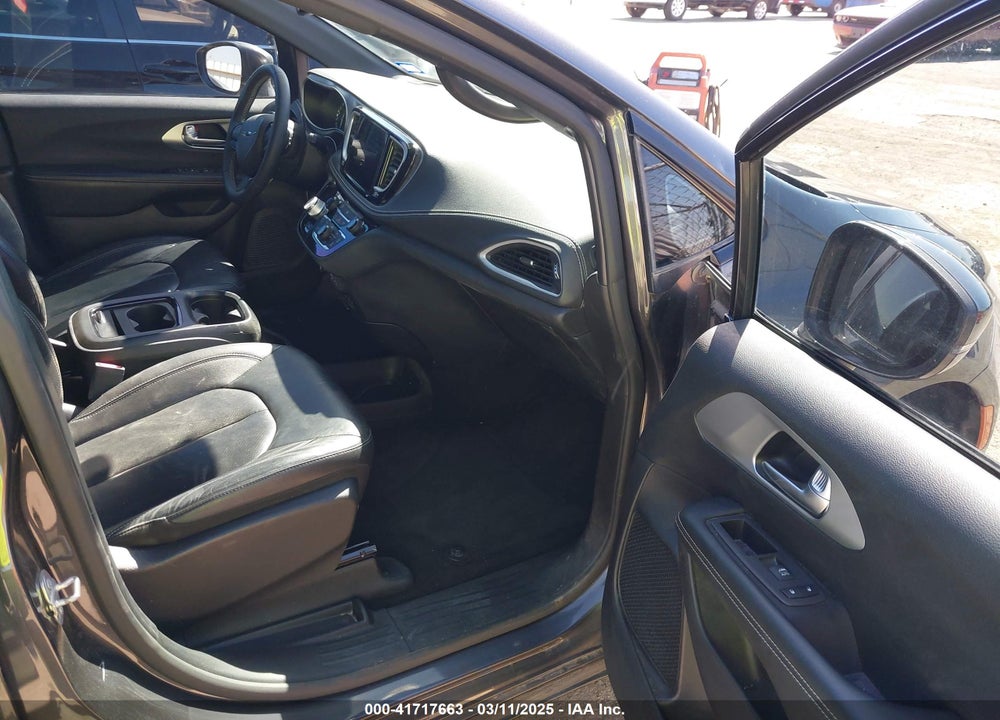 2022 CHRYSLER PACIFICA TOURING L VIN: 2C4RC1BG4NR226019