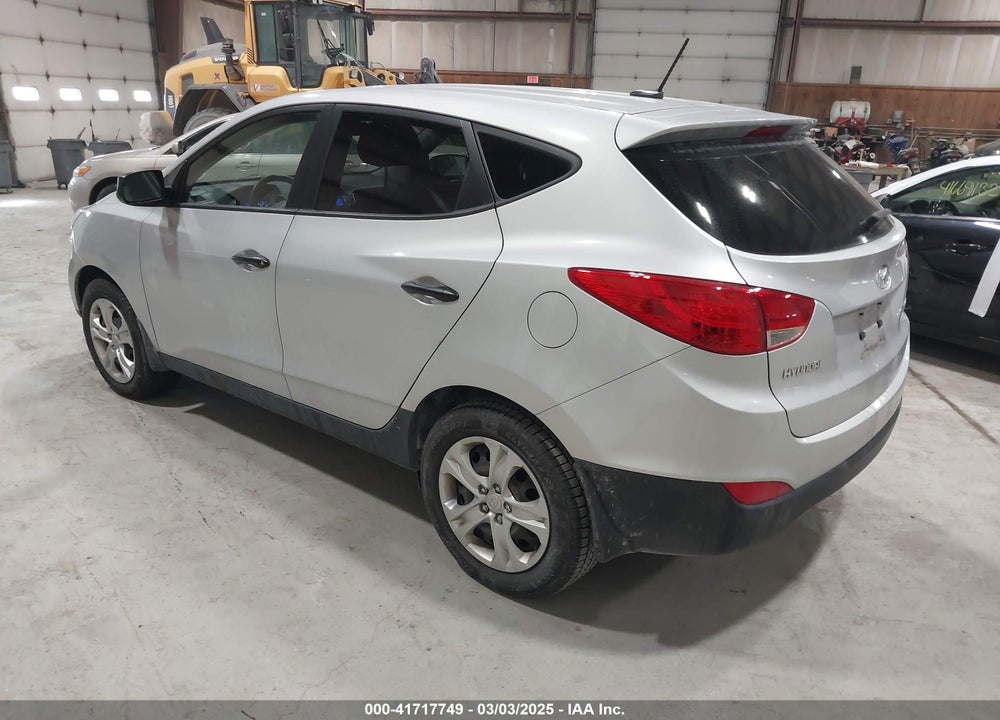 2013 HYUNDAI TUCSON GL VIN: KM8JT3AB7DU593234