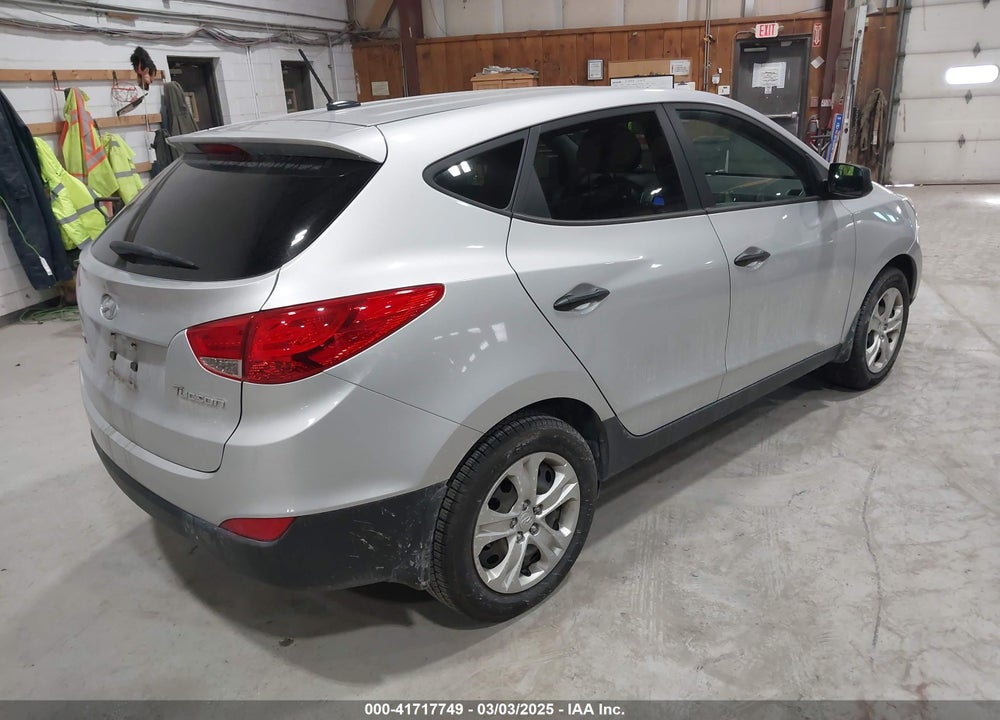 2013 HYUNDAI TUCSON GL VIN: KM8JT3AB7DU593234