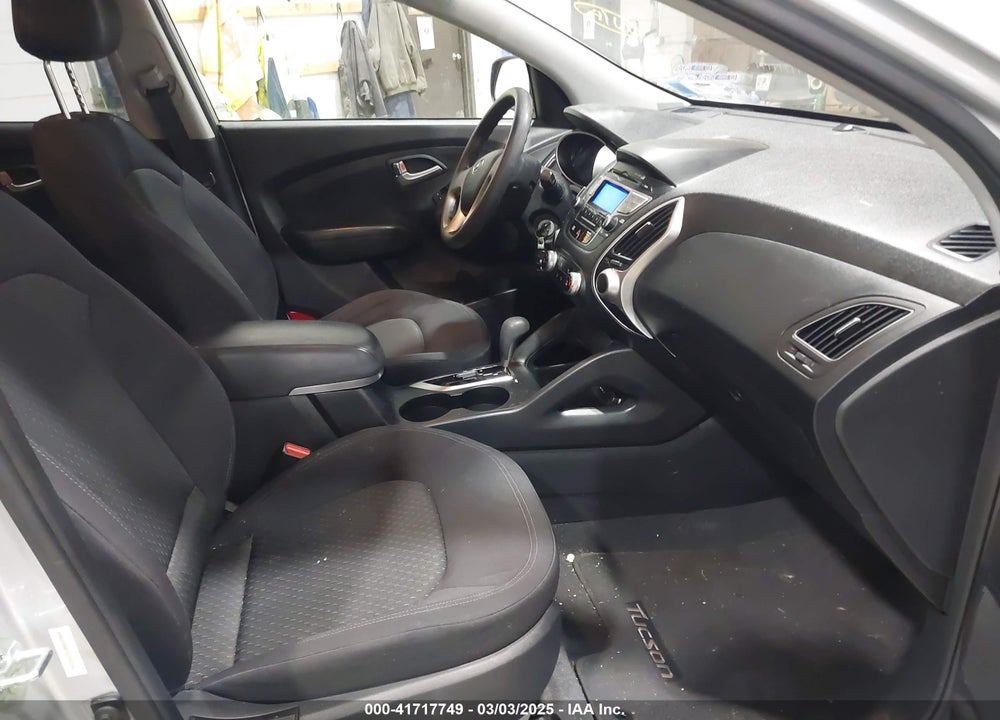 2013 HYUNDAI TUCSON GL VIN: KM8JT3AB7DU593234