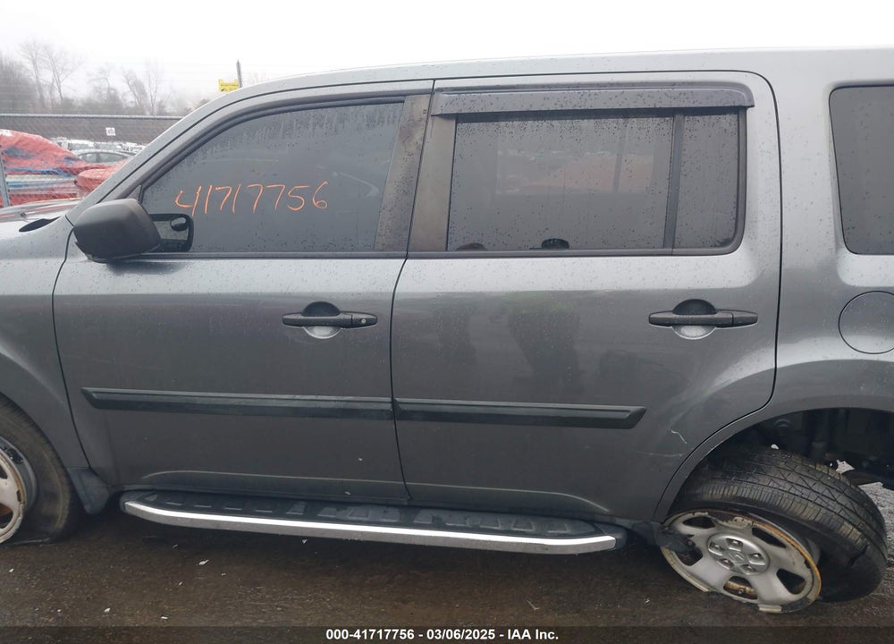 2013 HONDA PILOT LX VIN: 5FNYF4H29DB069663
