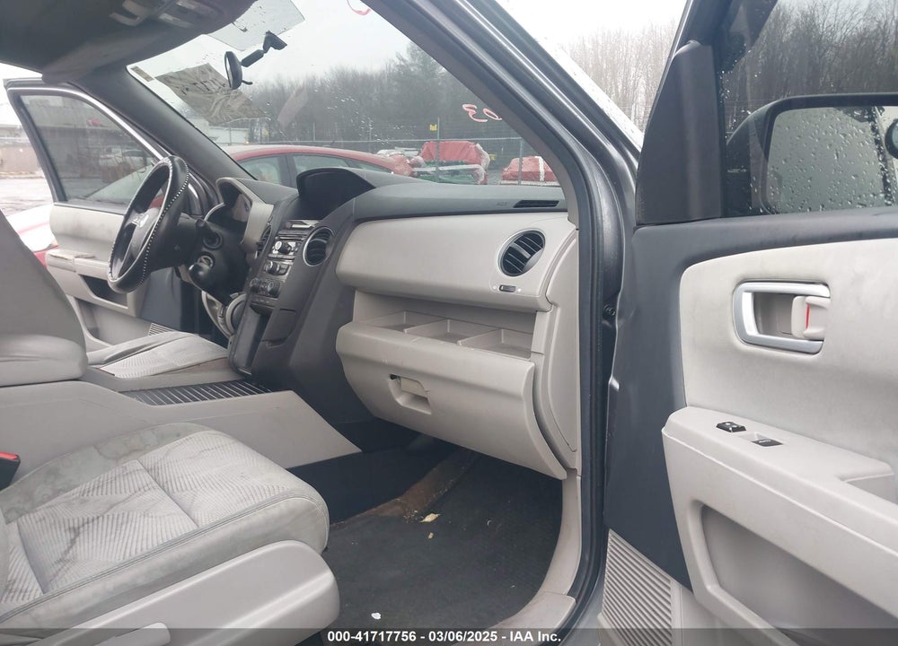 2013 HONDA PILOT LX VIN: 5FNYF4H29DB069663
