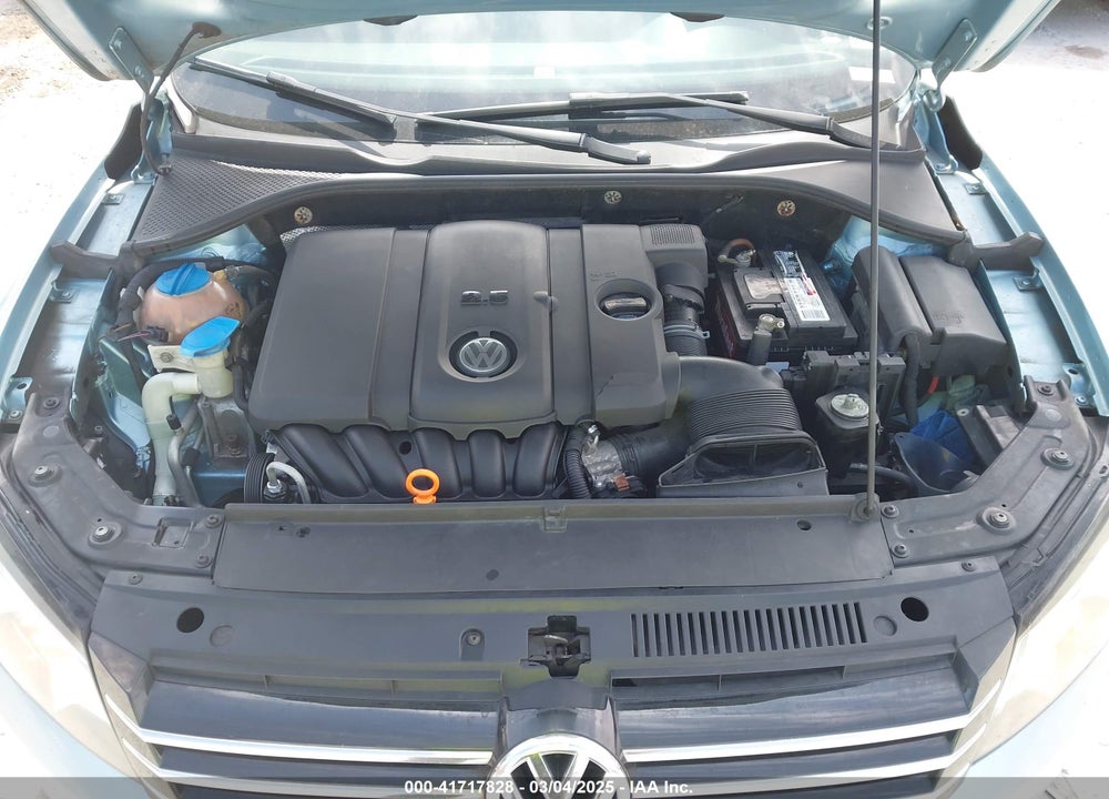 2013 VOLKSWAGEN PASSAT VIN: 1VWAH7A39DC088319