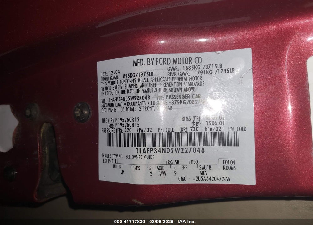 2005 FORD FOCUS VIN: 1FAFP34N05W227048
