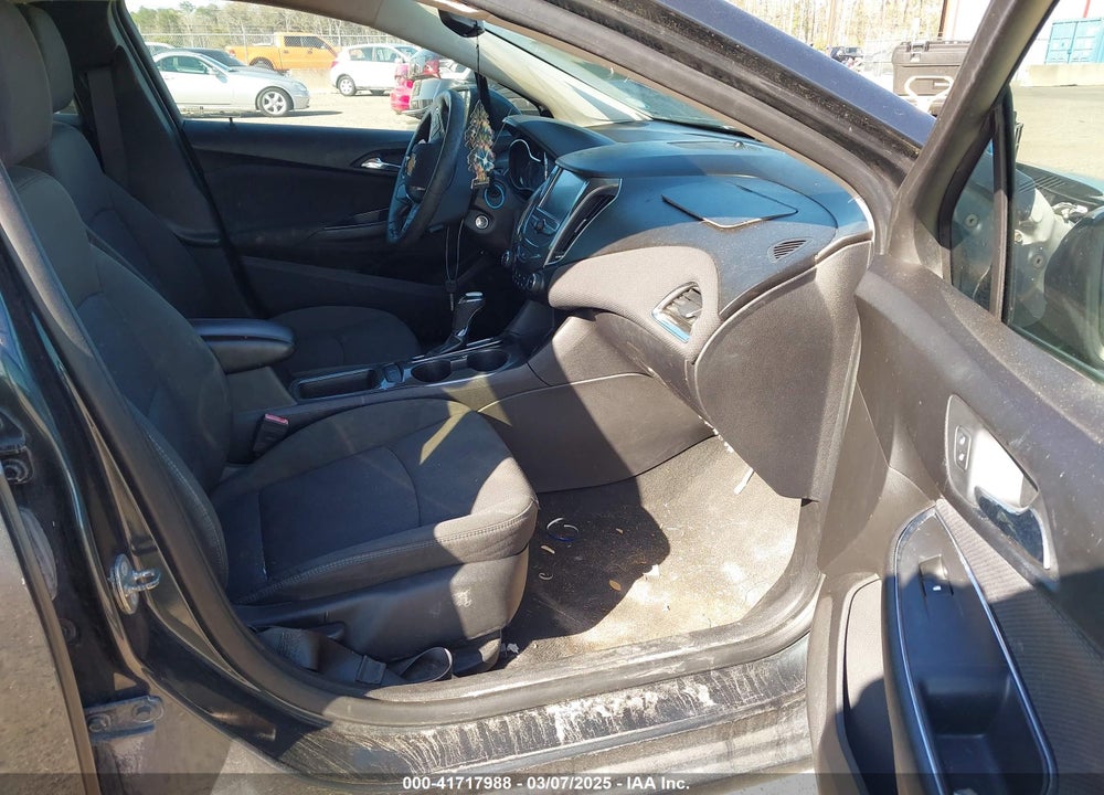 2018 CHEVROLET CRUZE LT AUTO VIN: 1G1BE5SM6J7121947