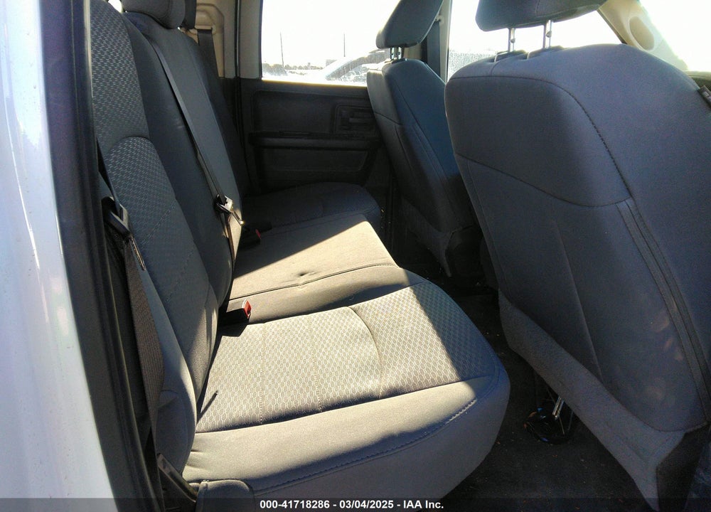 2019 RAM 1500 CLASSIC VIN: 1C6RR7FG1KS627489