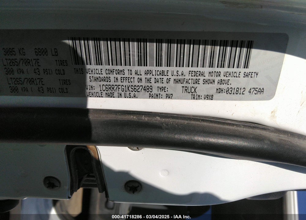 2019 RAM 1500 CLASSIC VIN: 1C6RR7FG1KS627489