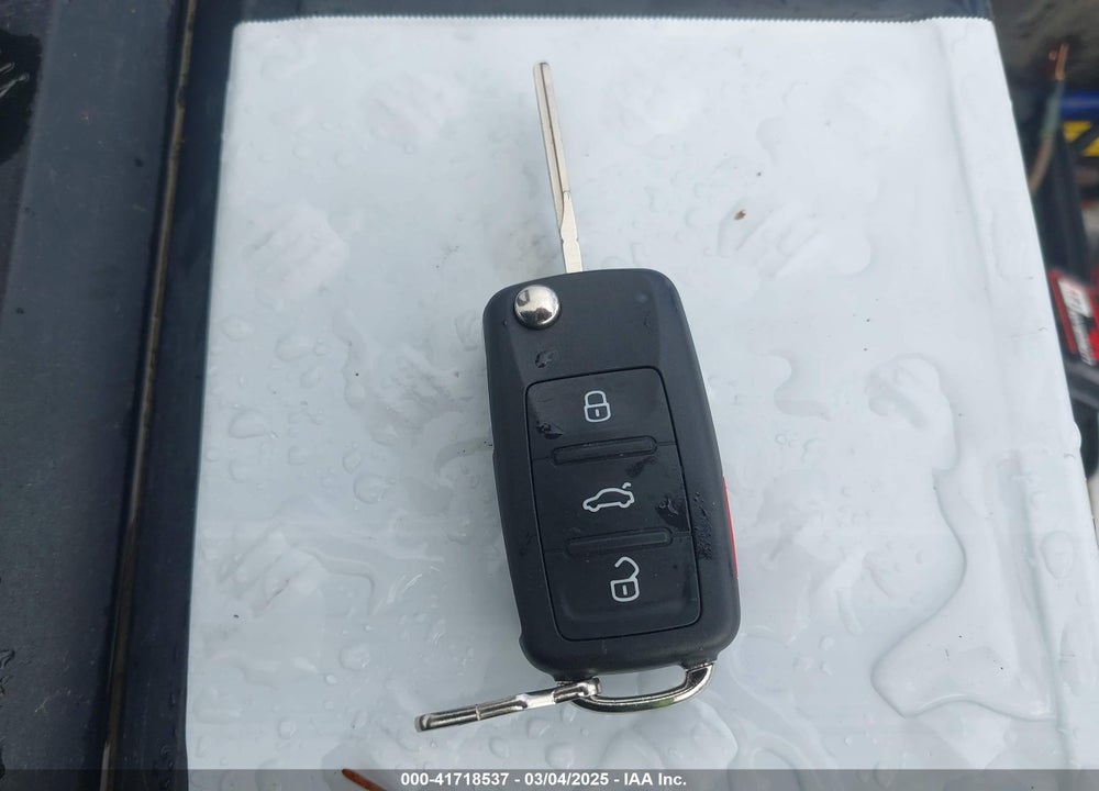 2011 VOLKSWAGEN JETTA VIN: 3VW2K7AJ3BM392763