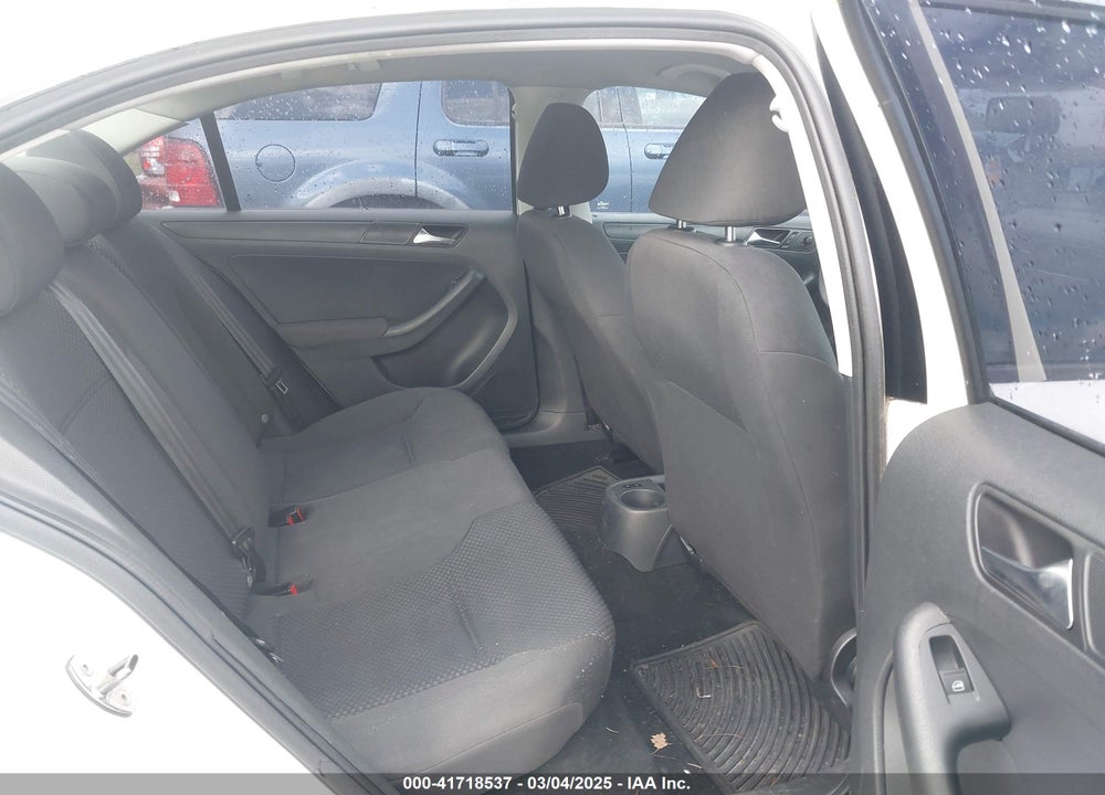 2011 VOLKSWAGEN JETTA VIN: 3VW2K7AJ3BM392763