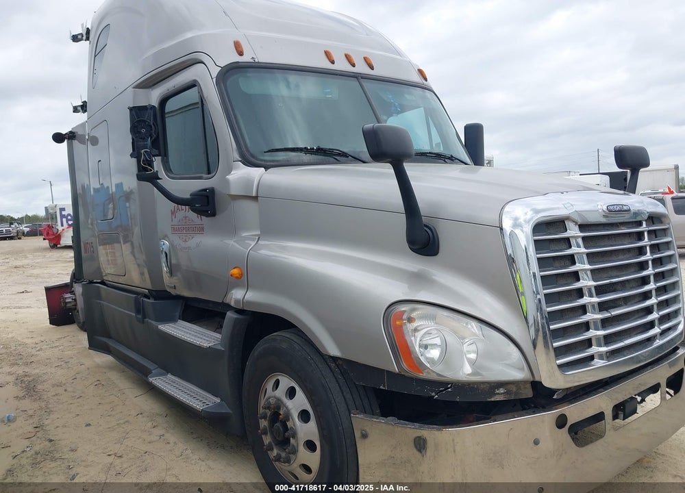 2014 FREIGHTLINER CASCADIA 125 --- VIN: 3AKJGLD53ESFK3767