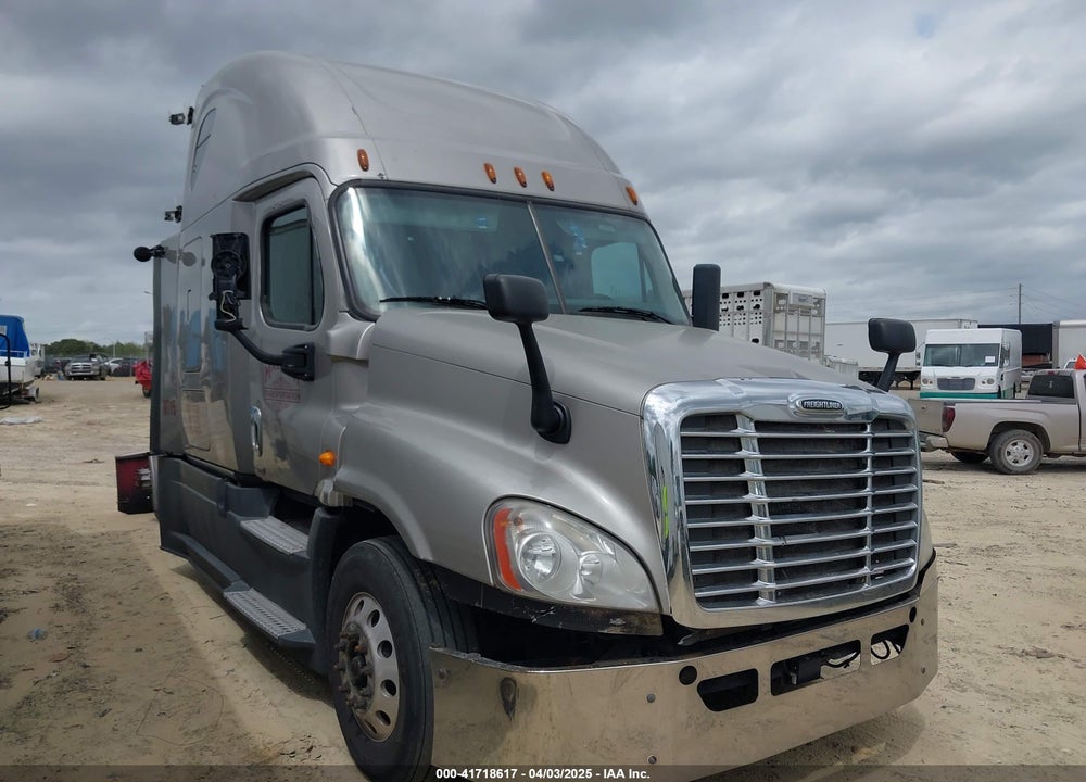 2014 FREIGHTLINER CASCADIA 125 --- VIN: 3AKJGLD53ESFK3767