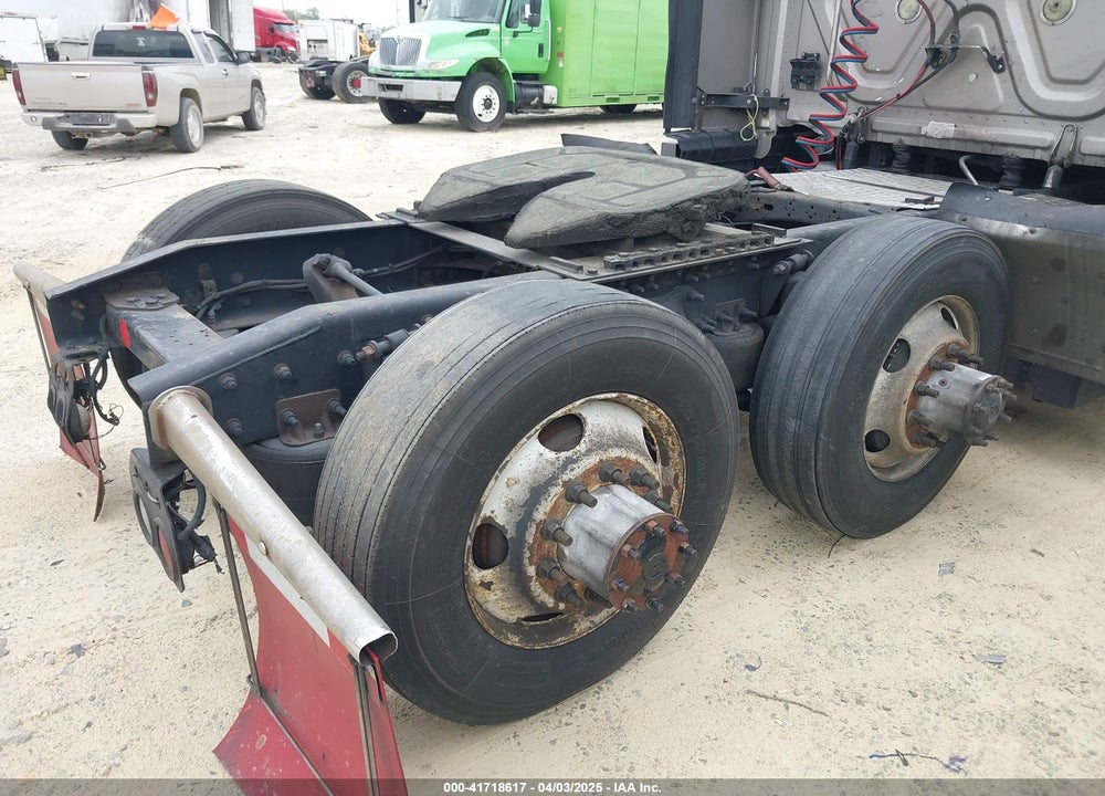 2014 FREIGHTLINER CASCADIA 125 --- VIN: 3AKJGLD53ESFK3767