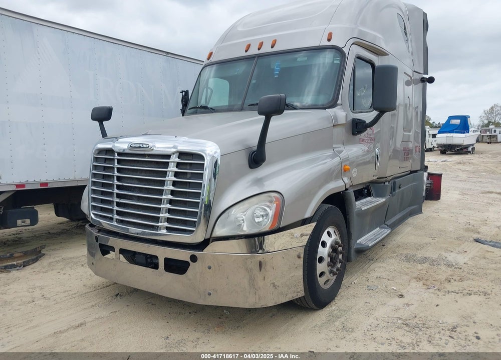 2014 FREIGHTLINER CASCADIA 125 --- VIN: 3AKJGLD53ESFK3767