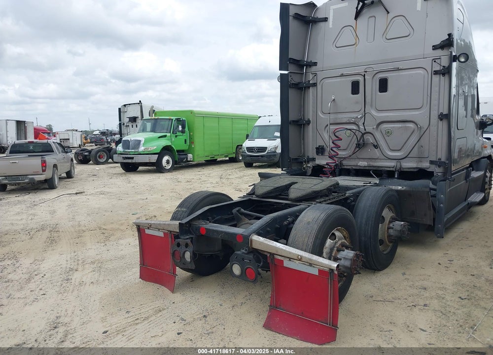 2014 FREIGHTLINER CASCADIA 125 --- VIN: 3AKJGLD53ESFK3767