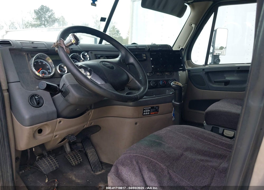 2014 FREIGHTLINER CASCADIA 125 --- VIN: 3AKJGLD53ESFK3767