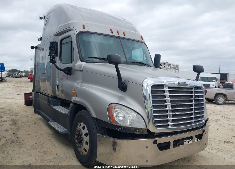 2014 FREIGHTLINER CASCADIA 125 --- VIN: 3AKJGLD53ESFK3767