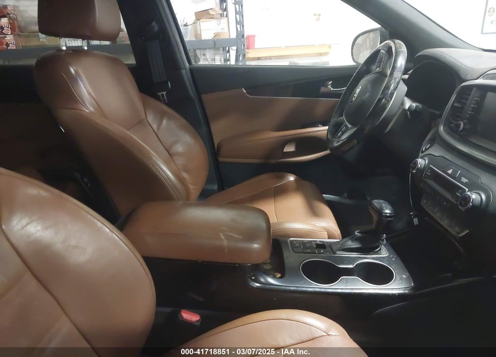 2019 KIA SORENTO VIN: 5XYPKDA52KG462194