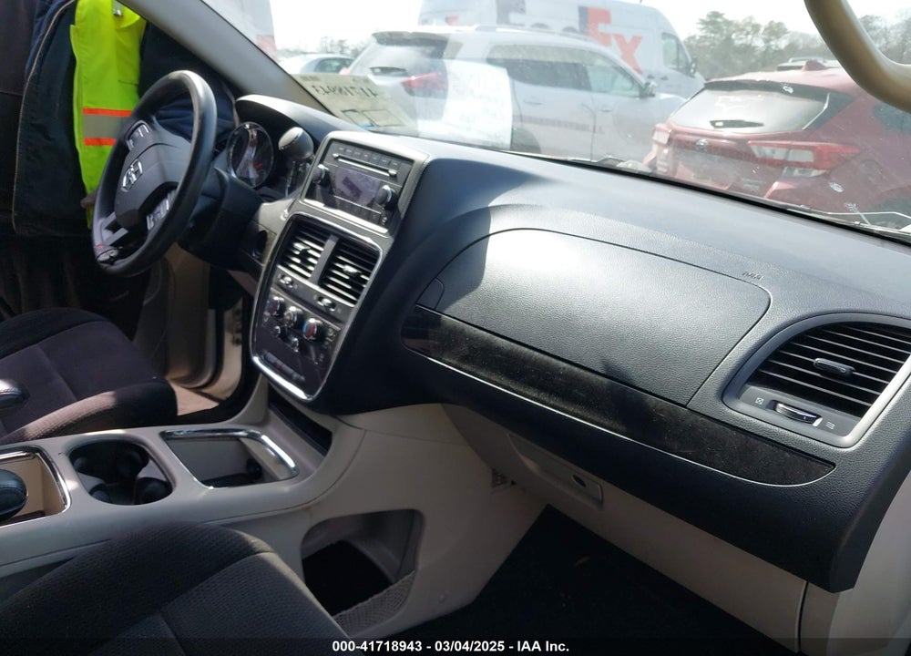 2014 DODGE GRAND CARAVAN SXT VIN: 2C4RDGCG5ER122055