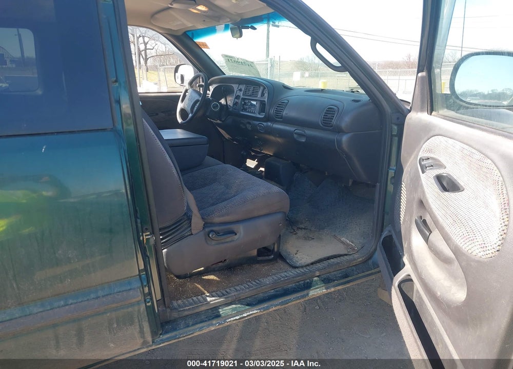 2001 DODGE RAM 2500 ST VIN: 1B7KF23681J503712