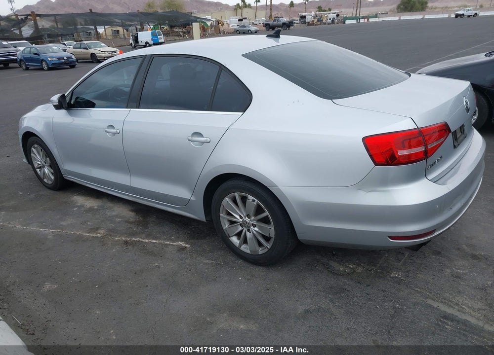 2015 VOLKSWAGEN JETTA 1.8T SE VIN: 3VWD17AJ7FM226182