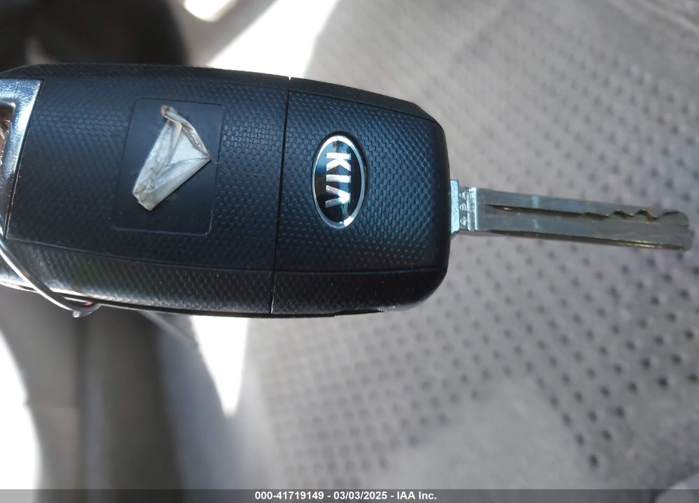 2016 KIA RIO VIN: KNADM4A39G6586904