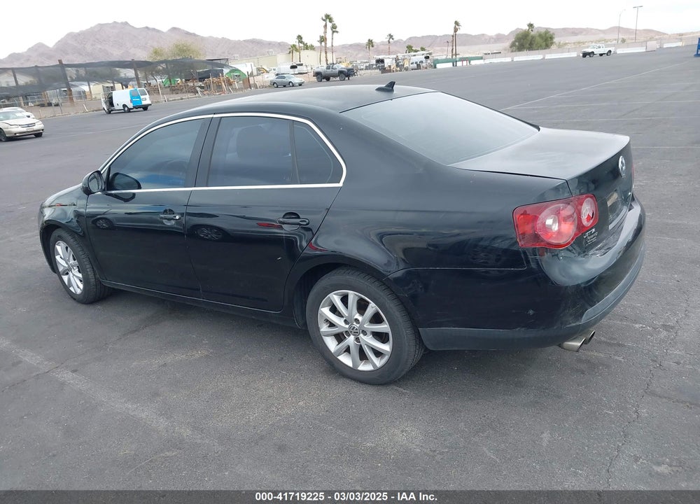 2010 VOLKSWAGEN JETTA VIN: 3VWRZ7AJ1AM015258