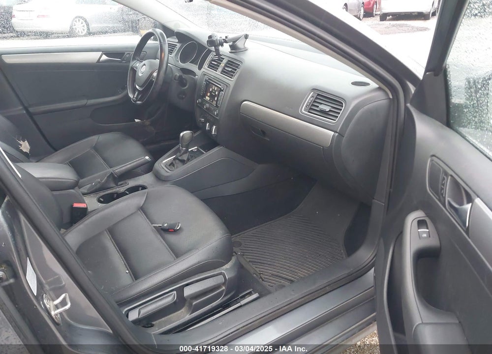 2015 VOLKSWAGEN JETTA VIN: 3VWD07AJ4FM306977