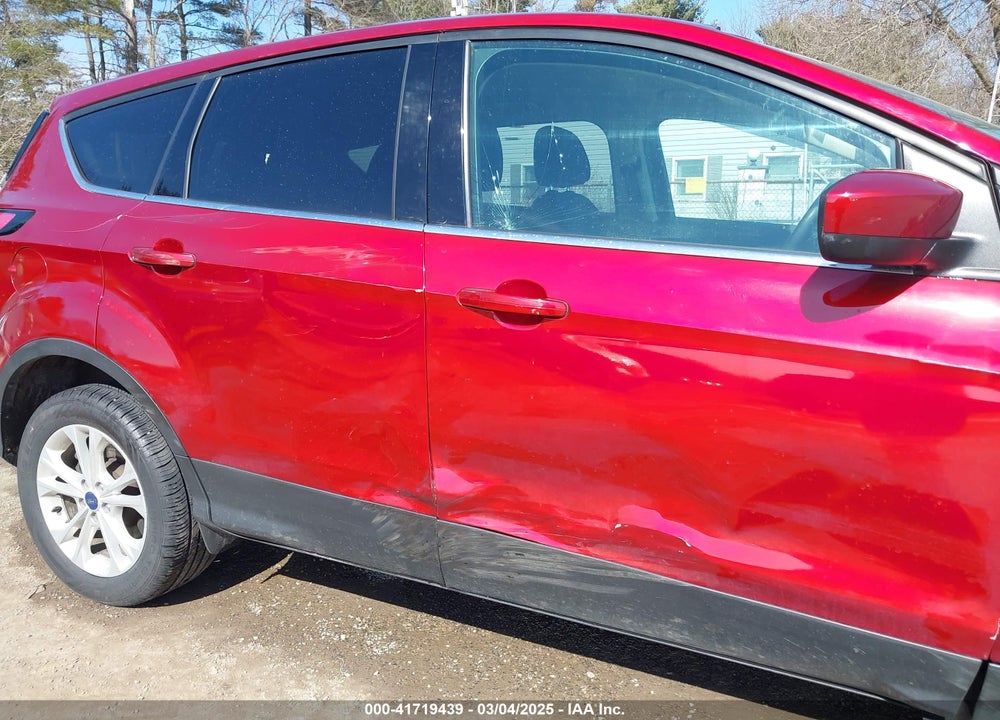 2017 FORD ESCAPE SE VIN: 1FMCU9GD5HUE71186