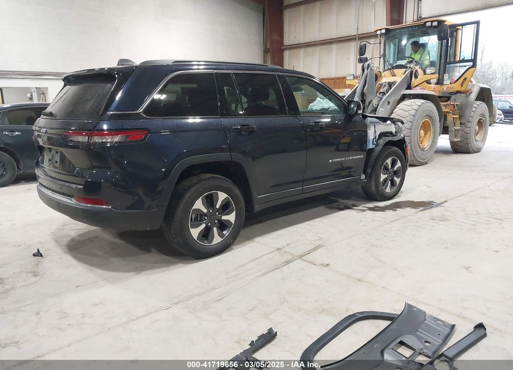 2024 JEEP GRAND CHEROKEE 4XE VIN: 1C4RJYB65R8582910