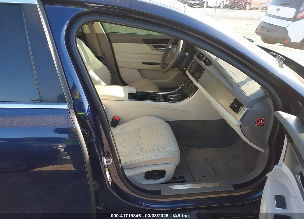 2016 JAGUAR XF VIN: SAJBE4BVXGCY15956