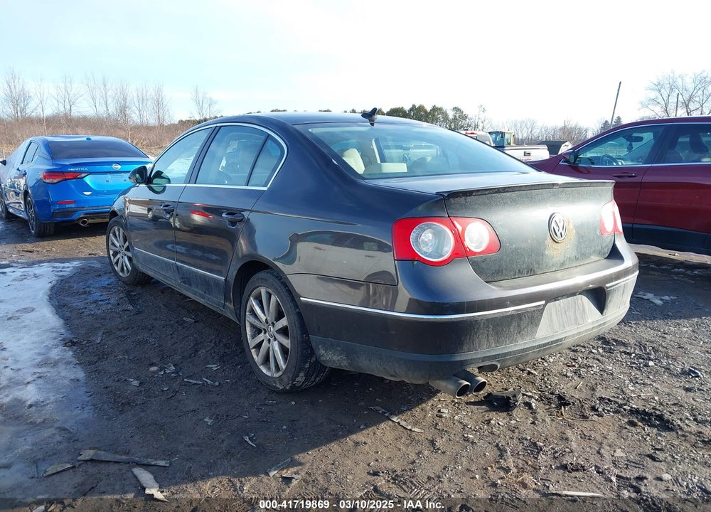 2010 VOLKSWAGEN PASSAT VIN: WVWJK7AN0AE070491