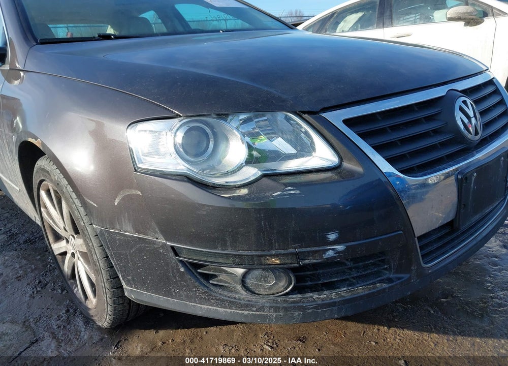 2010 VOLKSWAGEN PASSAT VIN: WVWJK7AN0AE070491