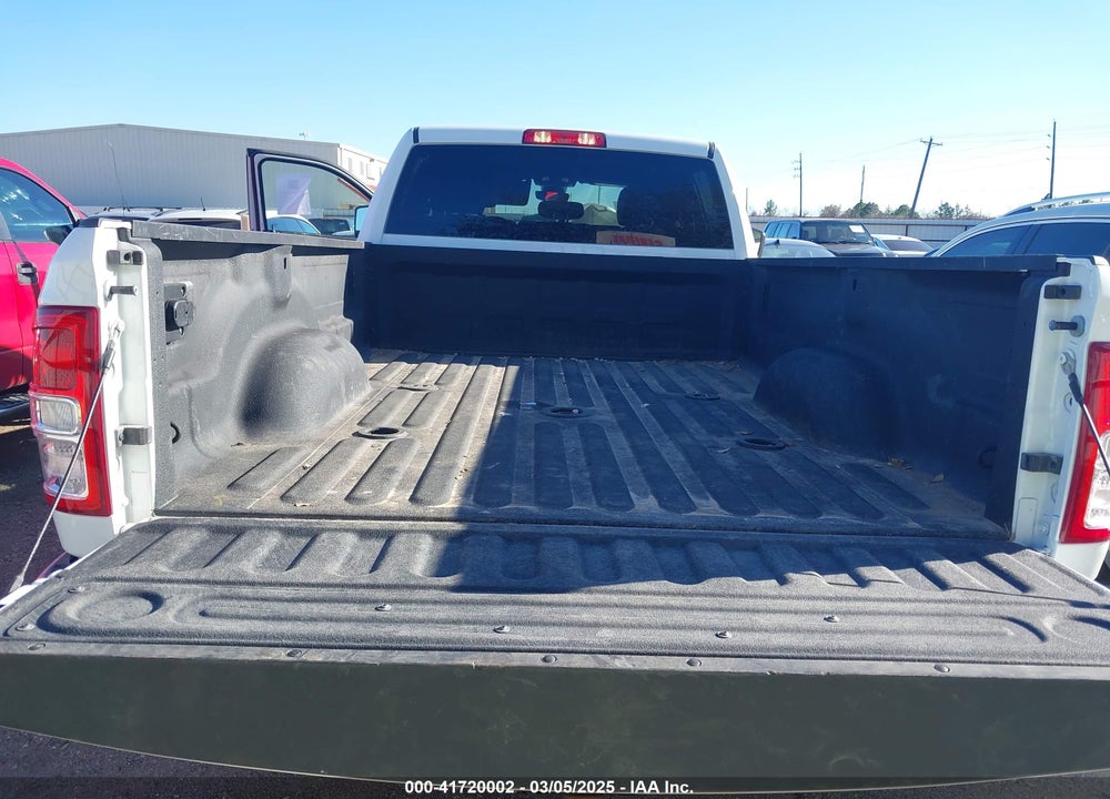 2024 RAM 3500 BIG HORN  4X4 8' BOX VIN: 3C63R3HL4RG341338