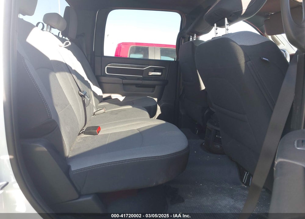 2024 RAM 3500 BIG HORN  4X4 8' BOX VIN: 3C63R3HL4RG341338