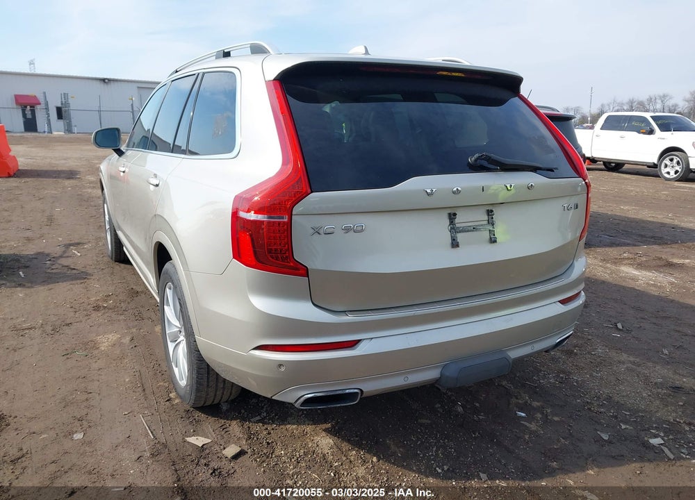 2016 VOLVO XC90 T6 MOMENTUM VIN: YV4A22PK7G1050168
