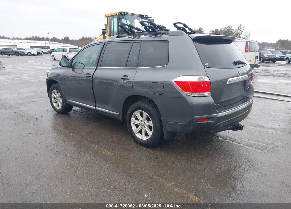 2011 TOYOTA HIGHLANDER VIN: 5TDBK3EH7BS077144