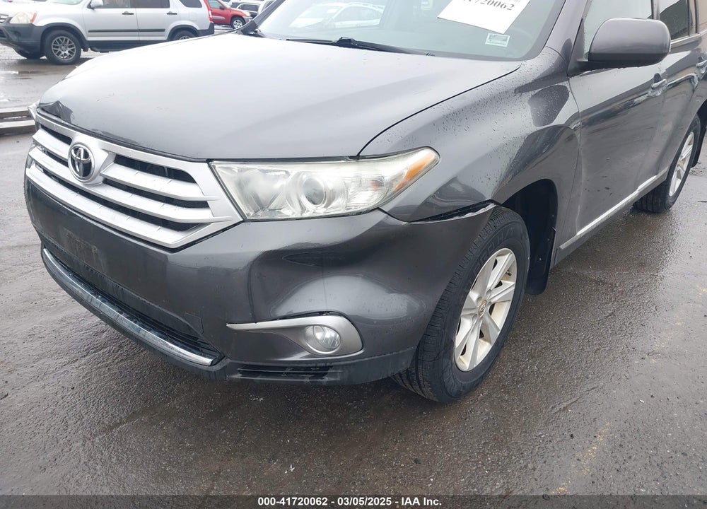 2011 TOYOTA HIGHLANDER VIN: 5TDBK3EH7BS077144