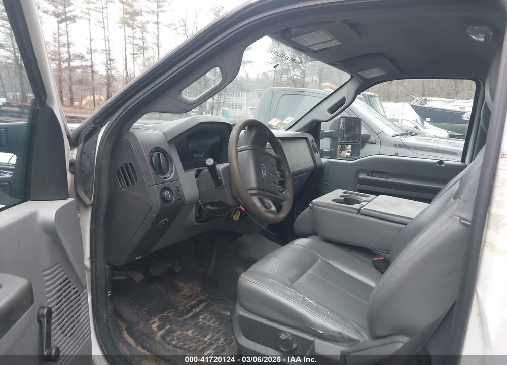 2011 FORD F-550 CHASSIS VIN: 1FDUF5GTXBEC23886