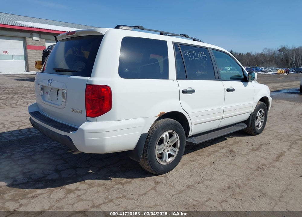 2005 HONDA PILOT EX VIN: 5FNYF18405B062067