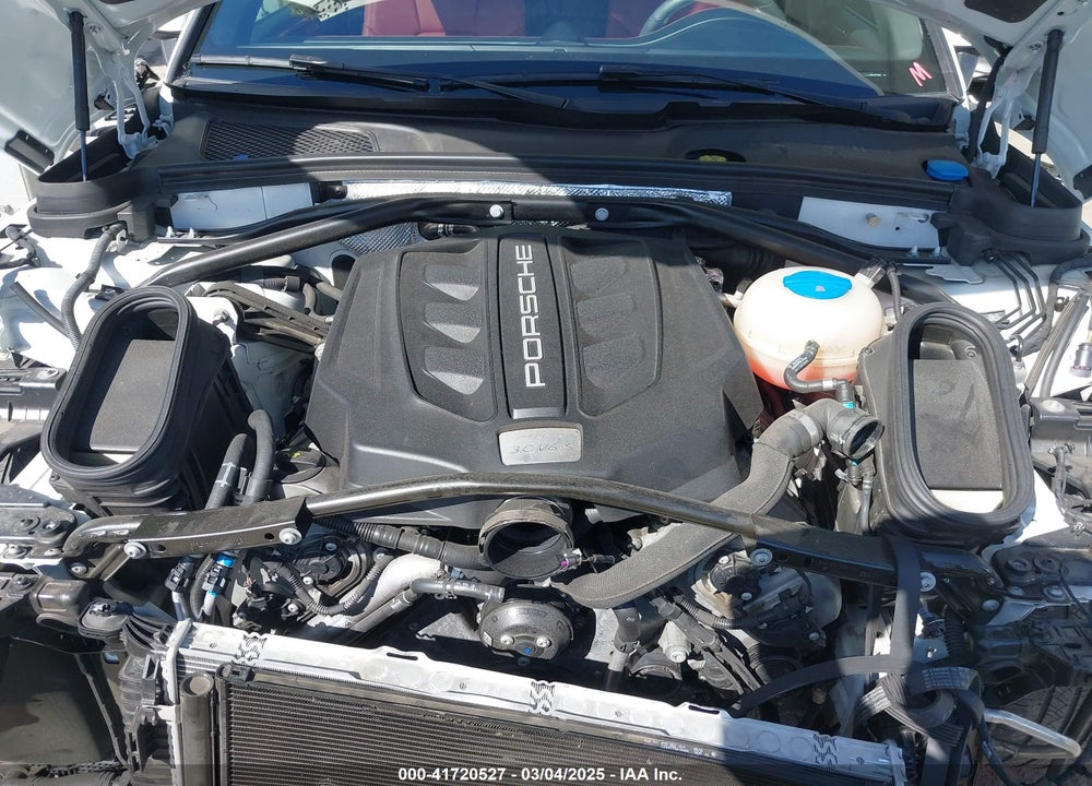 2015 PORSCHE MACAN VIN: WP1AB2A59FLB72666