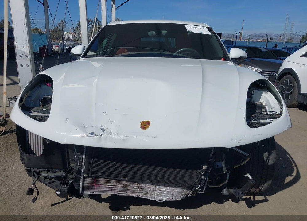 2015 PORSCHE MACAN VIN: WP1AB2A59FLB72666
